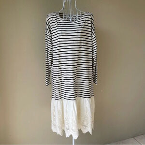 Soft Surroundings Left Bank Natical Dress size M Eyelet Lace Stripe Scallop Hem